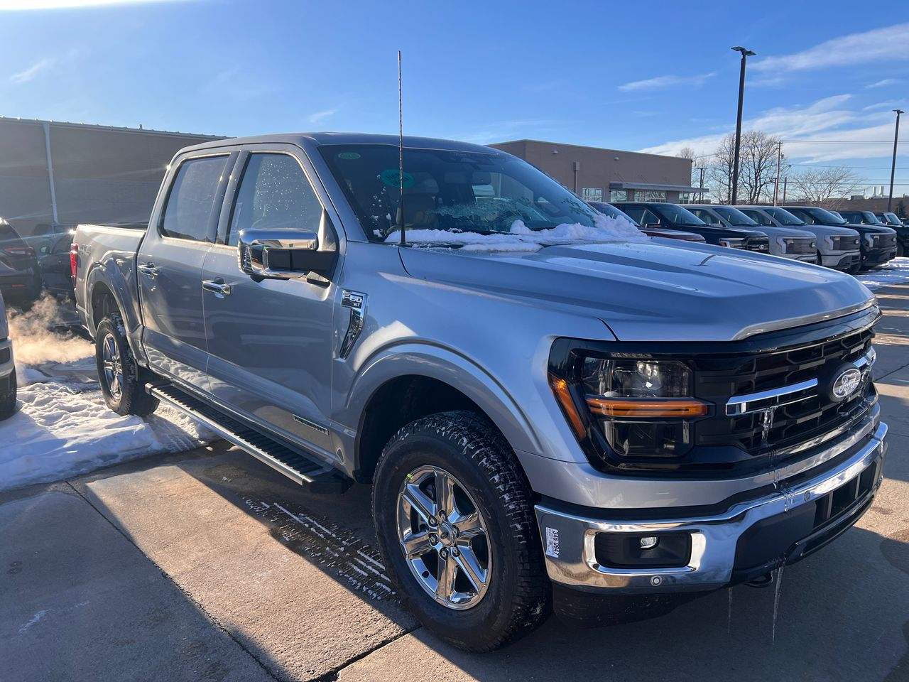 2025 Ford F-150 XLT photo 3