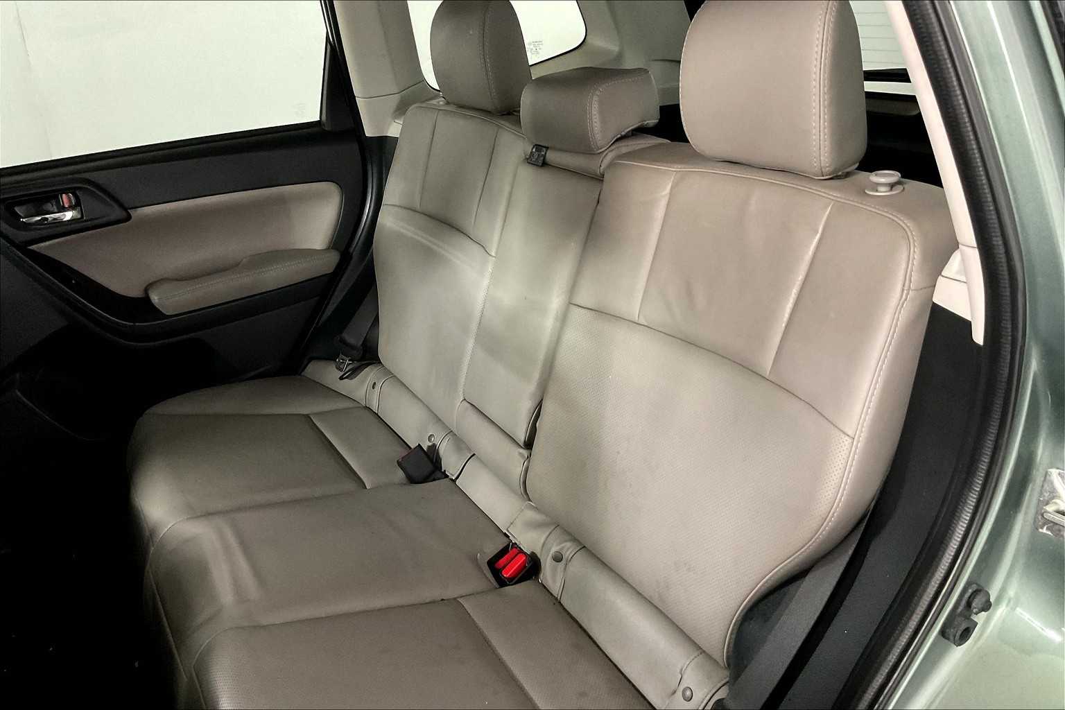 2016 Subaru Forester 2.5i Limited photo 17
