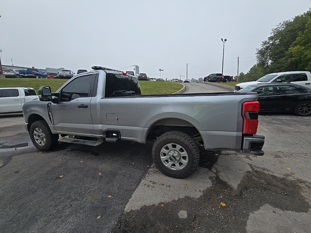 2024 Ford F-350 photo 4