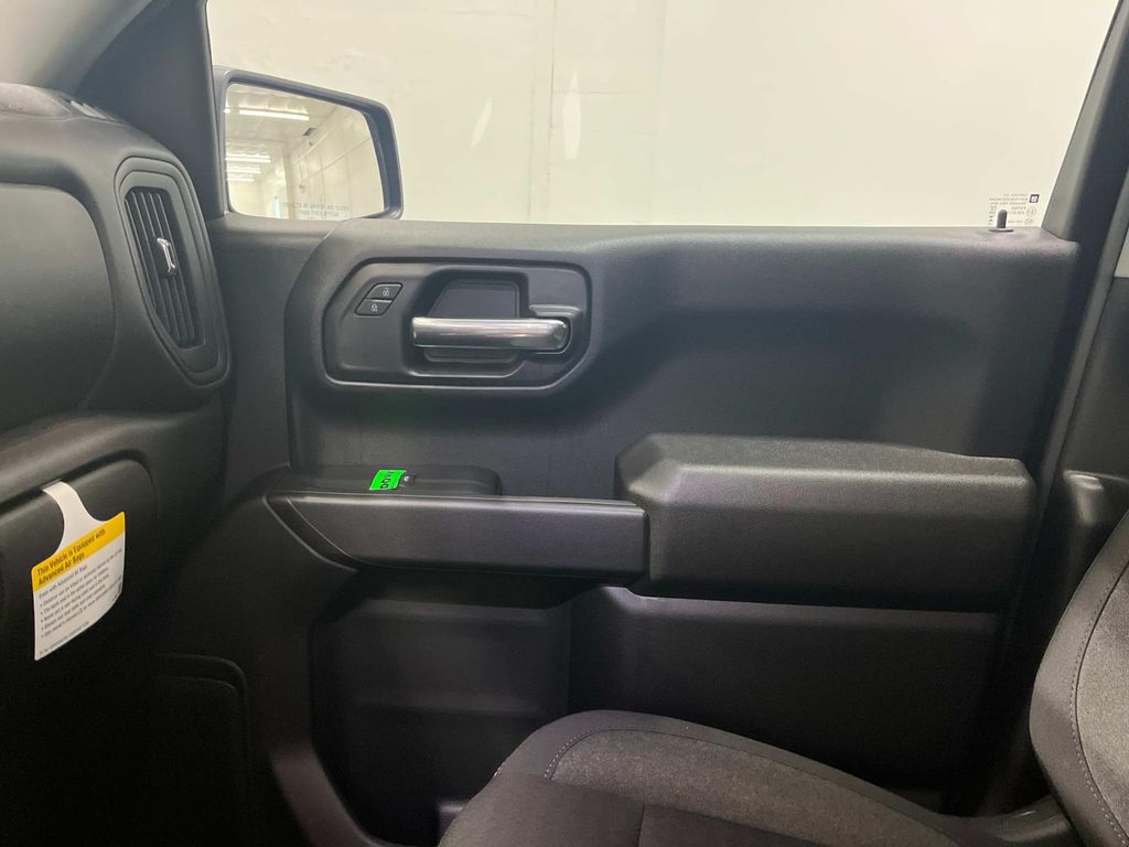 2025 Chevrolet Silverado 1500 Custom Rally Edition photo 26