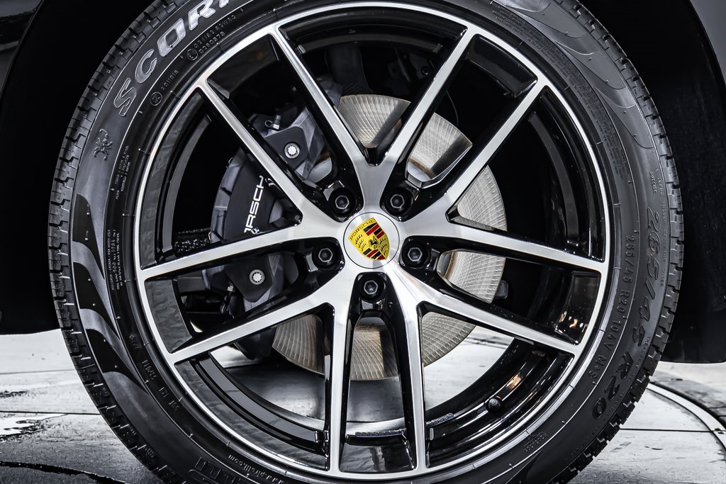 2025 Porsche Macan T photo 20