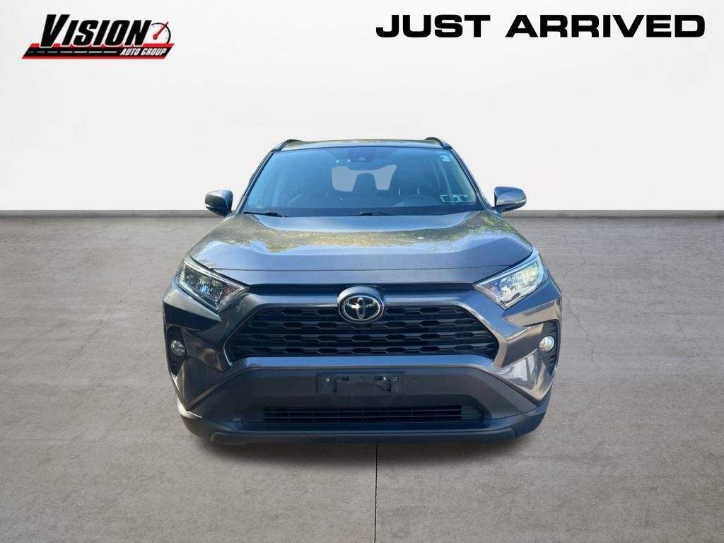 2019 Toyota RAV4 XLE photo 8