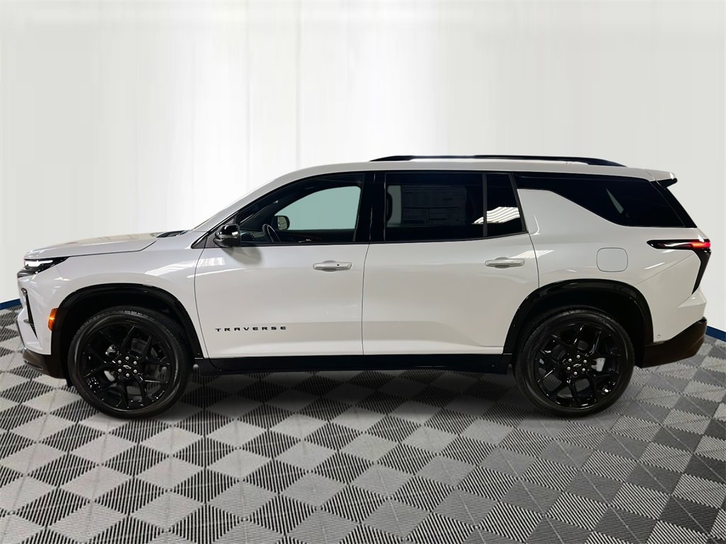 2026 Chevrolet Traverse RS photo 2
