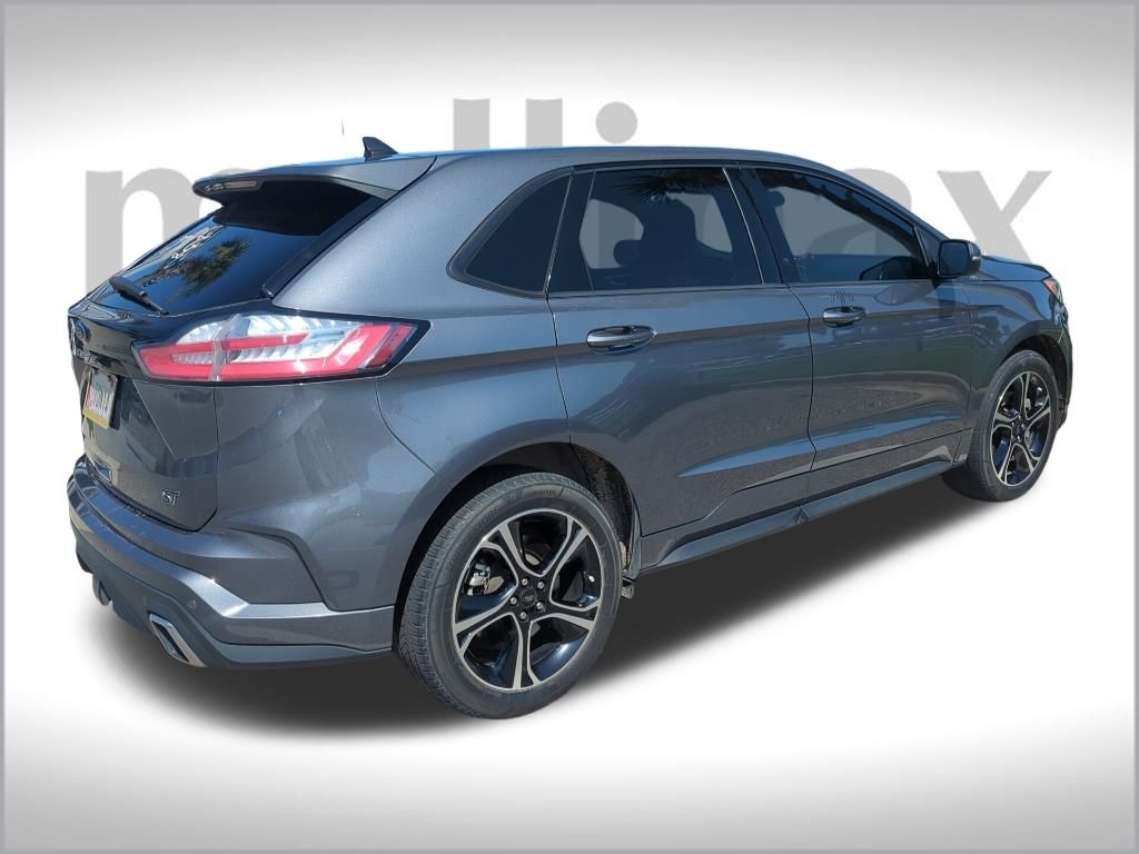 2021 Ford Edge ST photo 2