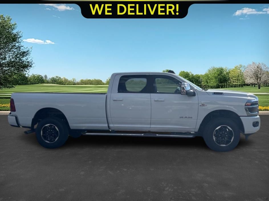 2025 Ram 3500 Laramie photo 4