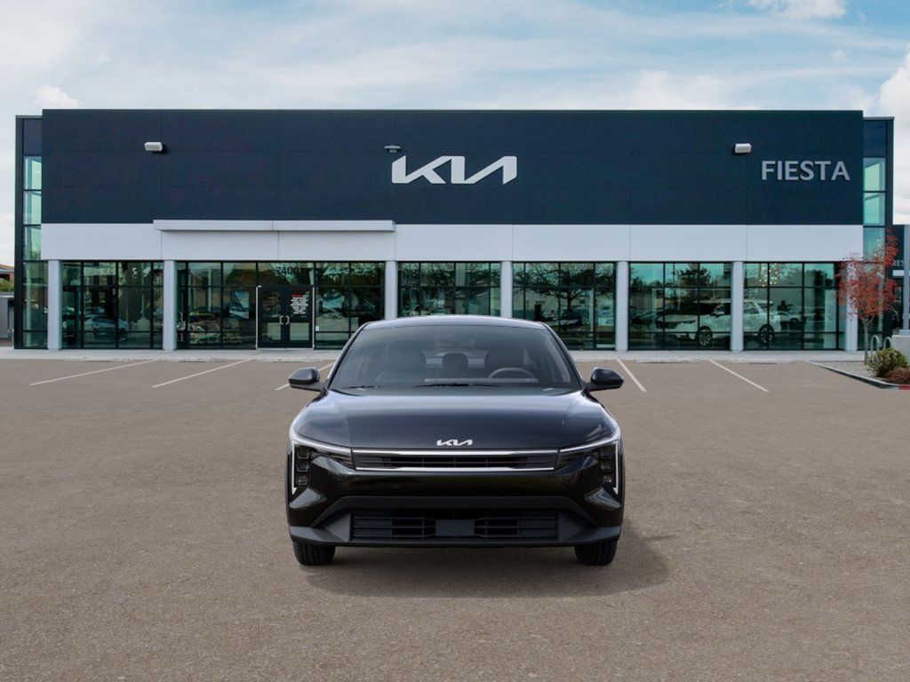2025 Kia K4 LX photo 2