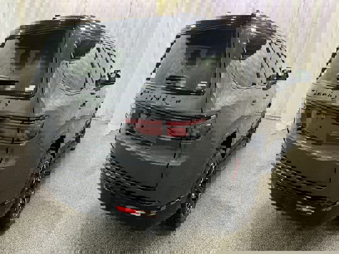 2025 Jeep Wagoneer Series II Overland photo 4