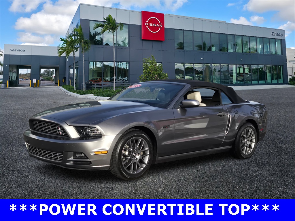 2014 Ford Mustang V6 Premium photo 3