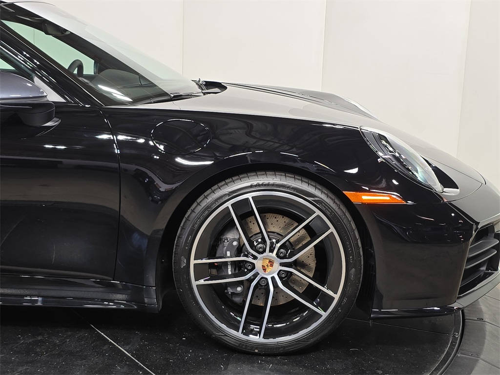2026 Porsche 911 T photo 11