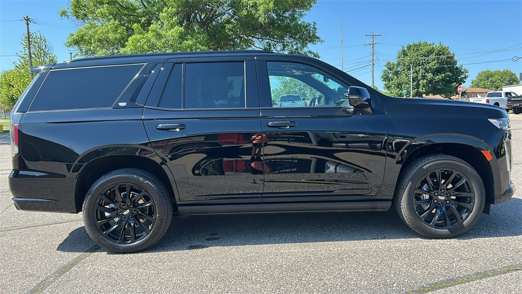 2024 Cadillac Escalade Sport photo 2