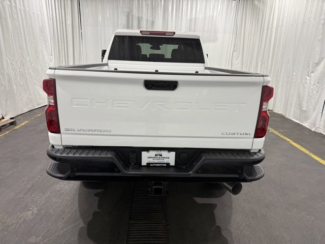 2025 Chevrolet Silverado 2500HD Custom photo 4