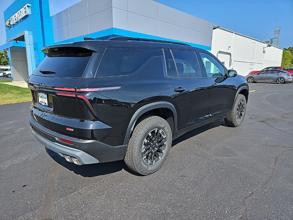 2026 Chevrolet Traverse Z71 photo 3