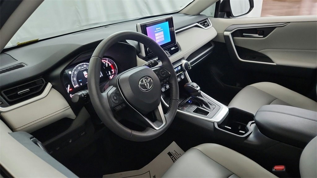 2024 Toyota RAV4 XLE Premium photo 13