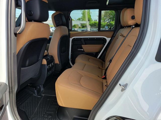 2025 Land Rover Defender 110 X-Dynamic SE photo 15