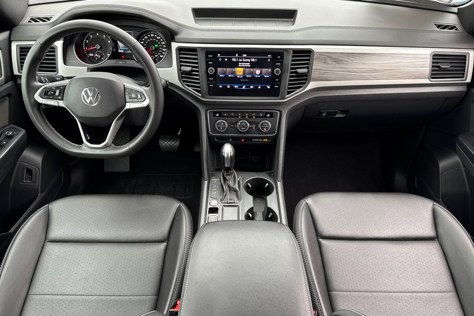 2021 Volkswagen Atlas Cross Sport SE Technology photo 13
