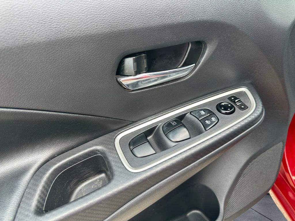 2022 Nissan Versa 1.6 SR photo 11