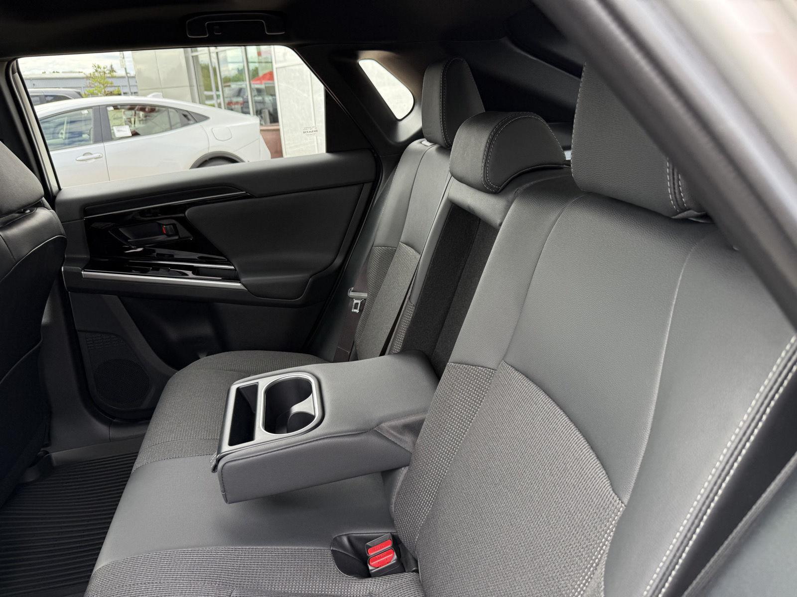 2024 Toyota bZ4X XLE photo 8