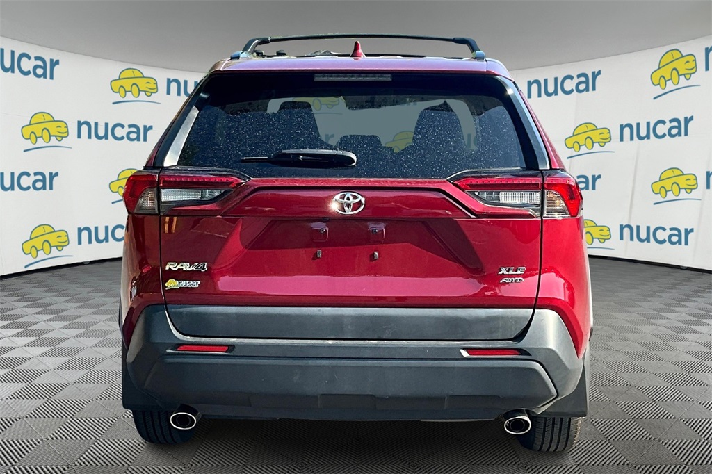 2022 Toyota RAV4 XLE photo 4