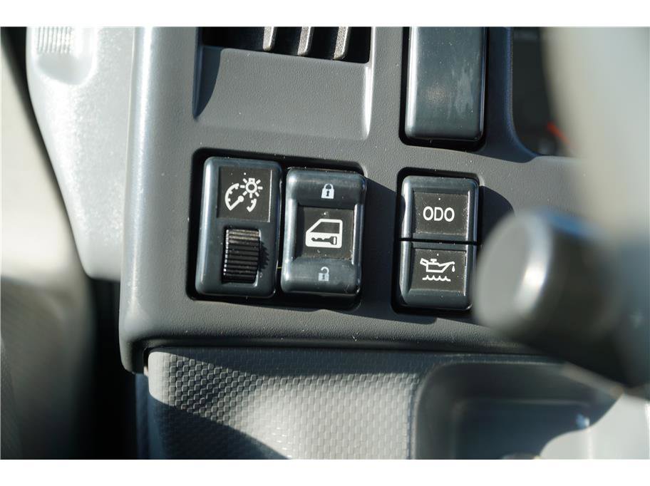 2014 Isuzu NQR/NRR photo 11