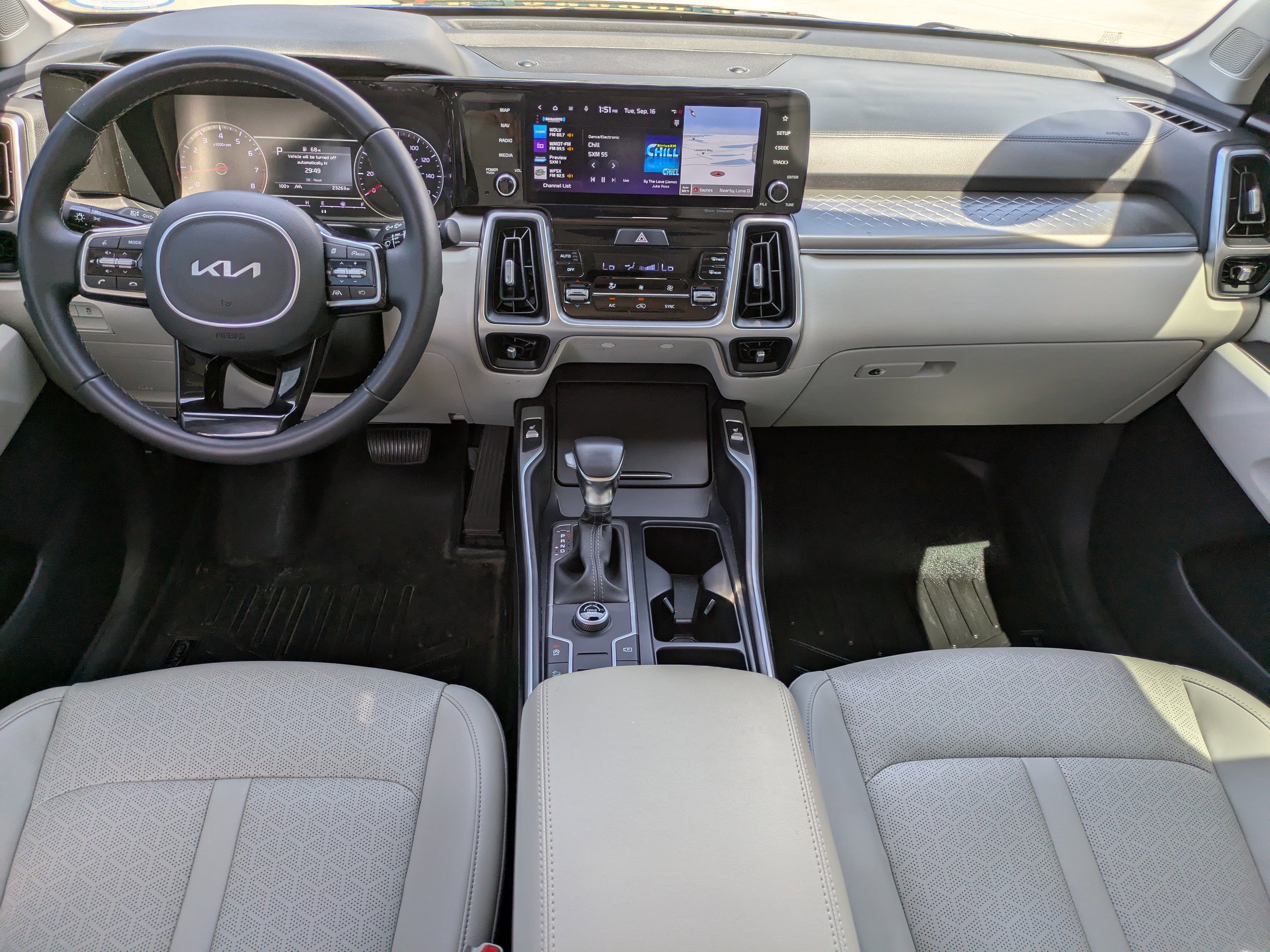 2022 Kia Sorento S photo 10