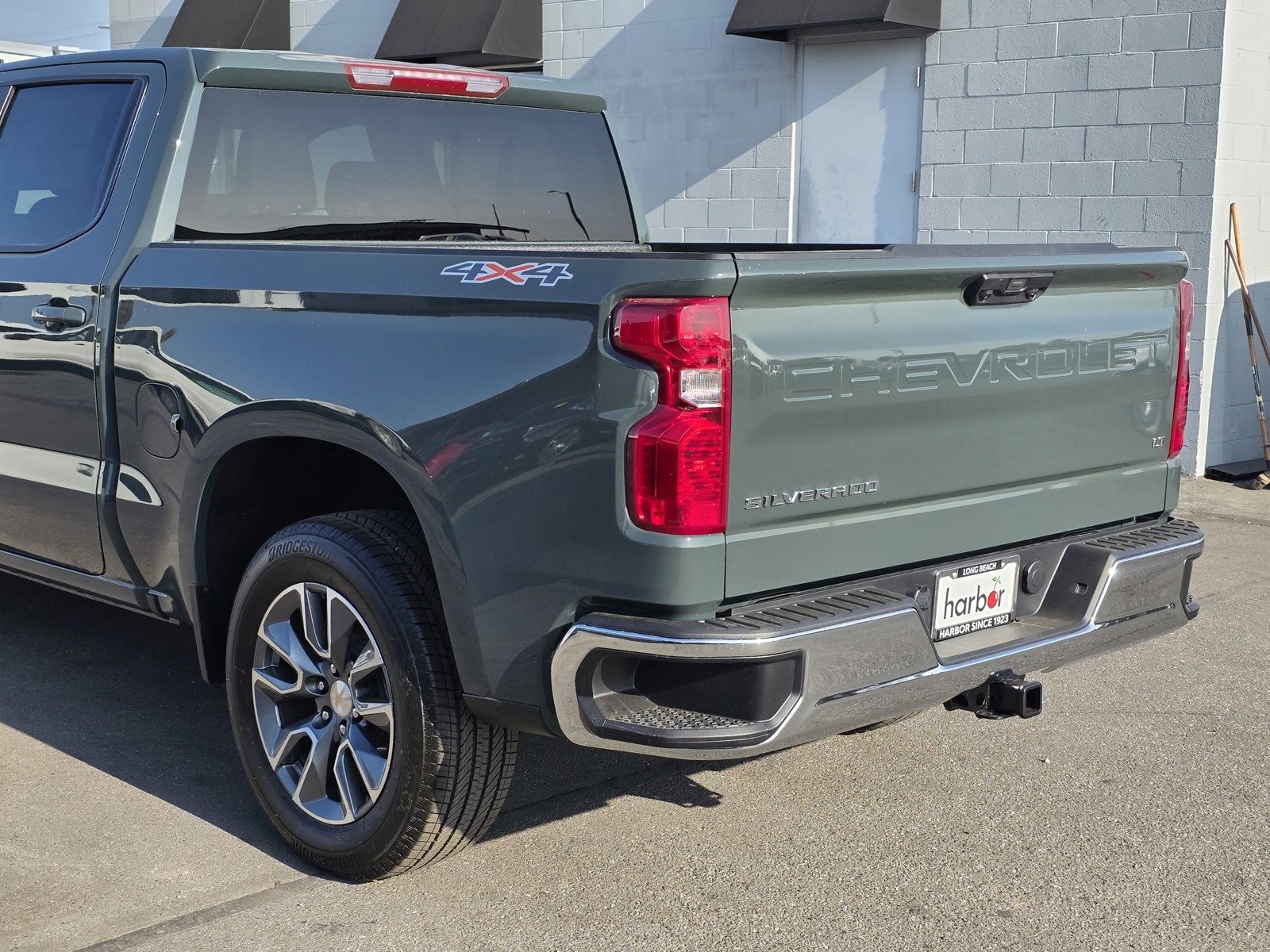 2025 Chevrolet Silverado 1500 LT photo 8