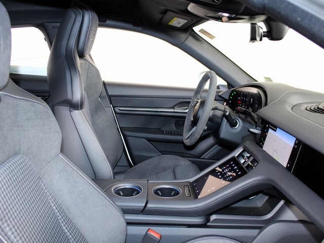 2025 Porsche Taycan 4 photo 28