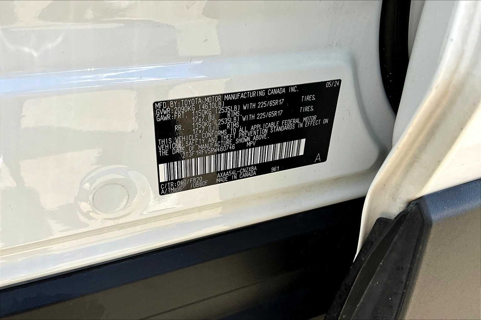 2024 Toyota RAV4 LE photo 33