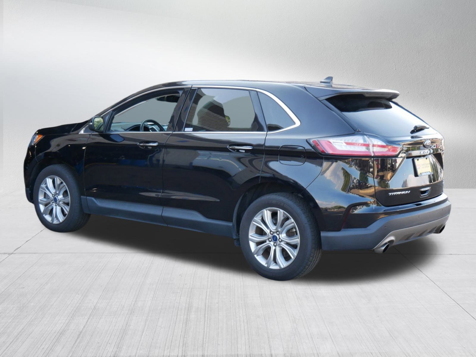 2022 Ford Edge Titanium photo 5