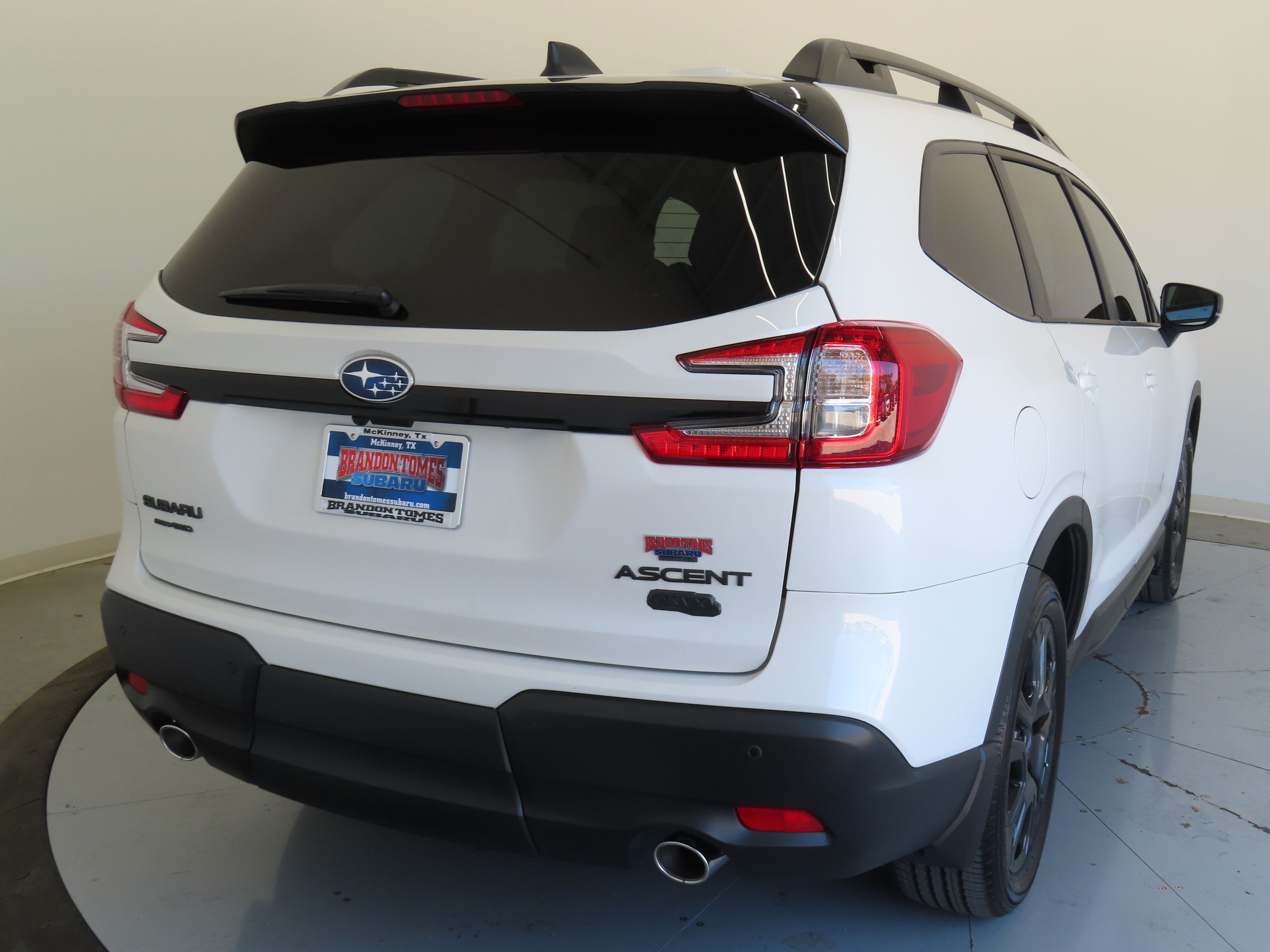 2025 Subaru Ascent Onyx Edition photo 3