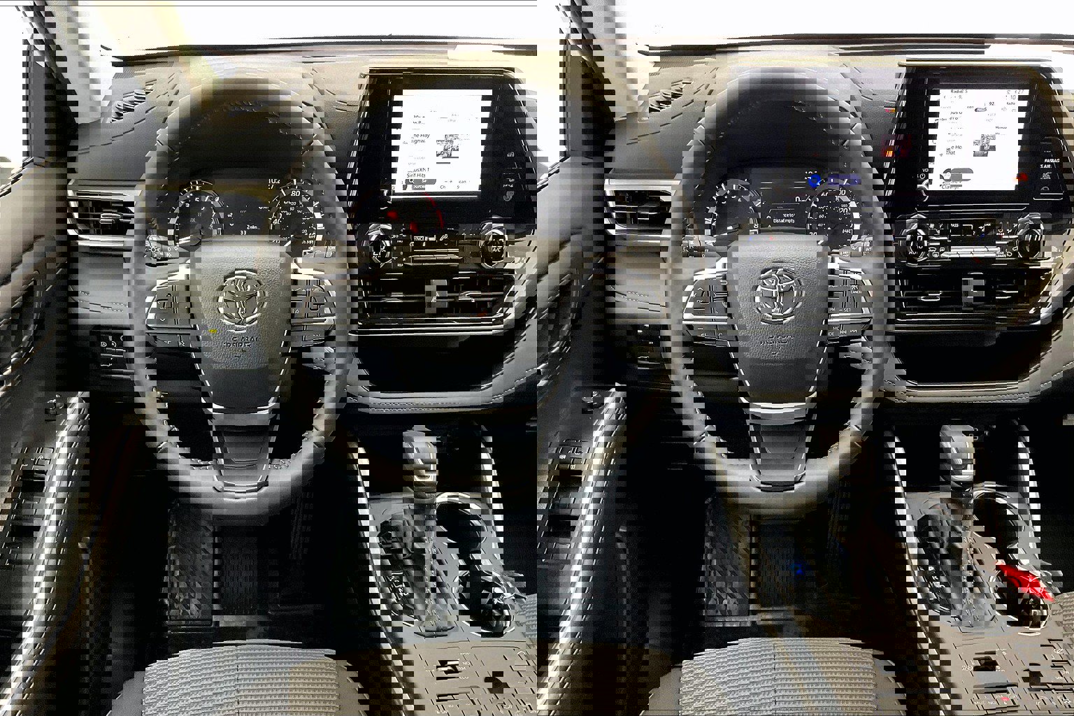 2025 Toyota Highlander LE photo 4