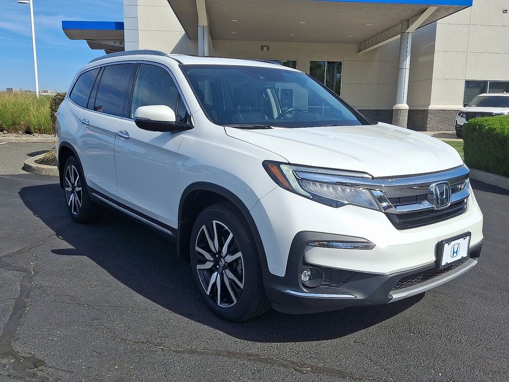2022 Honda Pilot Touring photo 2
