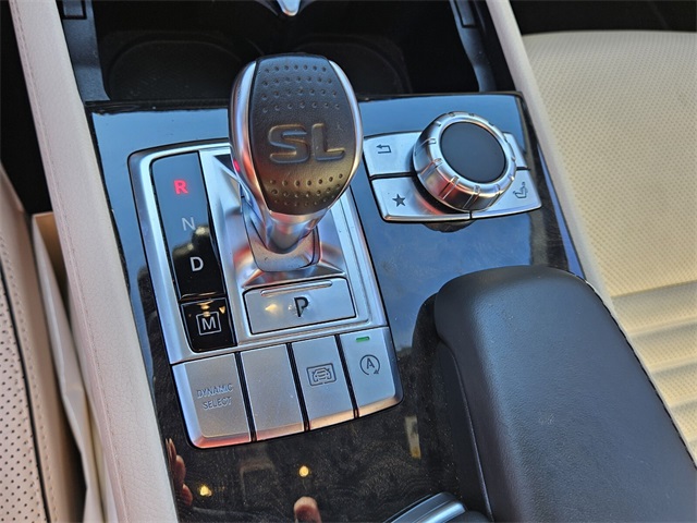 2017 Mercedes Benz SL 550 photo 21