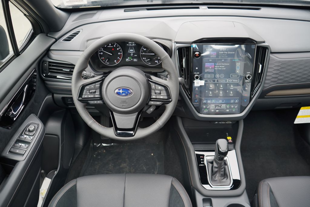 2025 Subaru Forester Touring photo 11