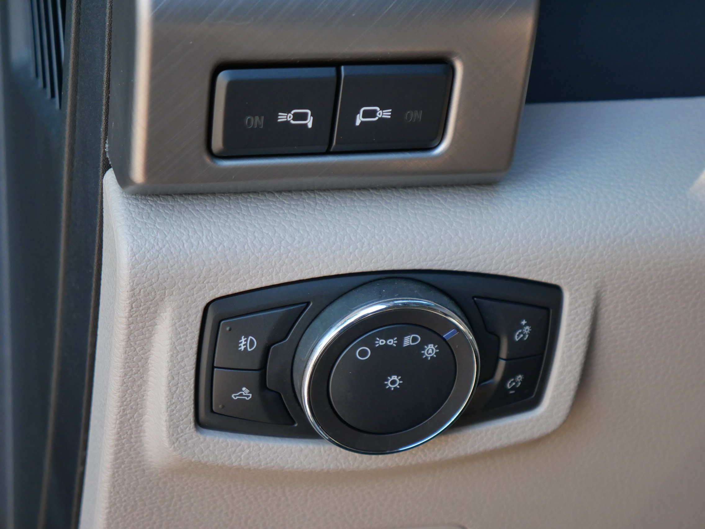 2019 Ford F-350 Limited photo 4
