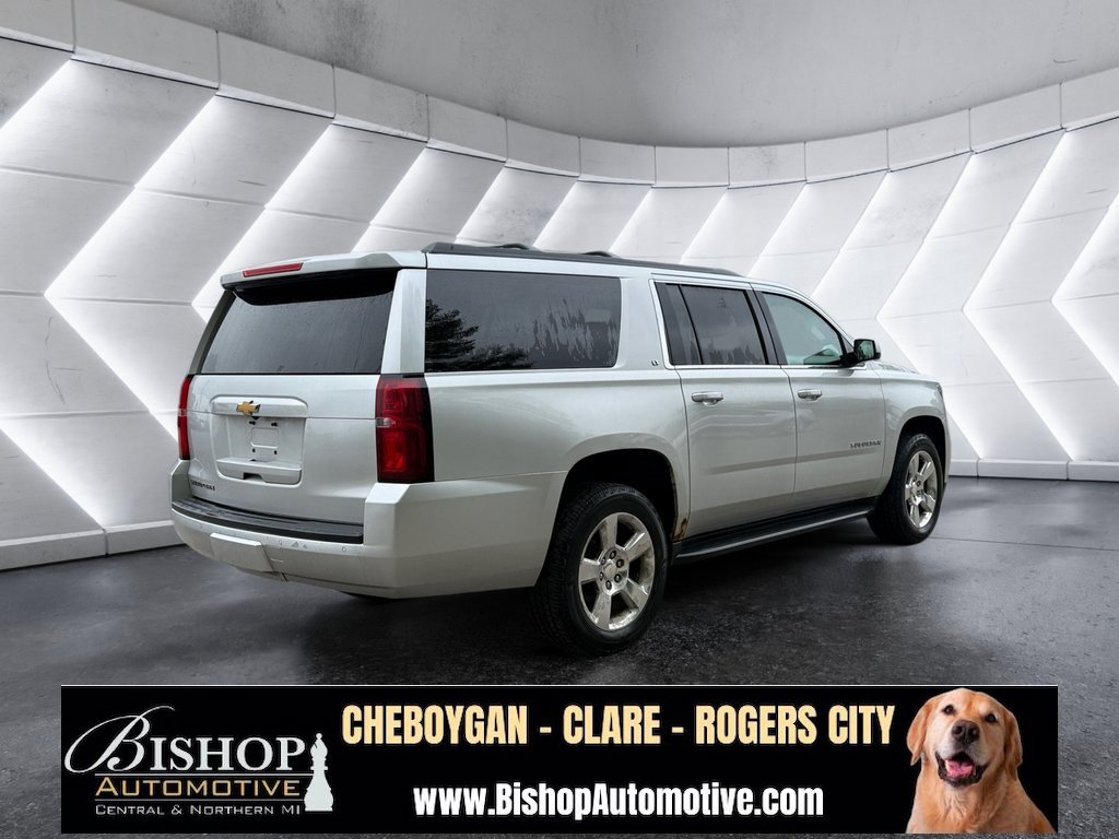 2016 Chevrolet Suburban LT photo 13