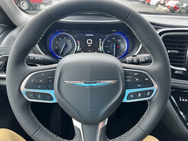2026 Chrysler Pacifica photo 7