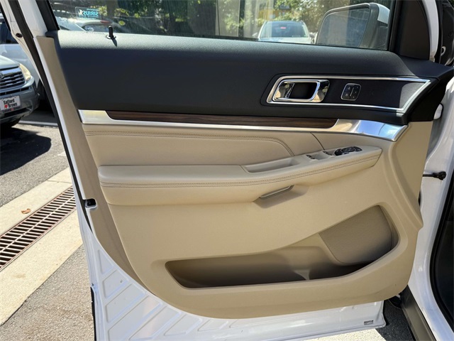 2017 Ford Explorer Limited photo 21