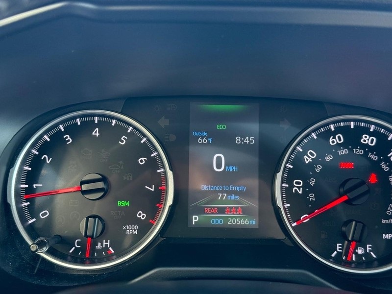 2022 Toyota RAV4 XLE photo 21