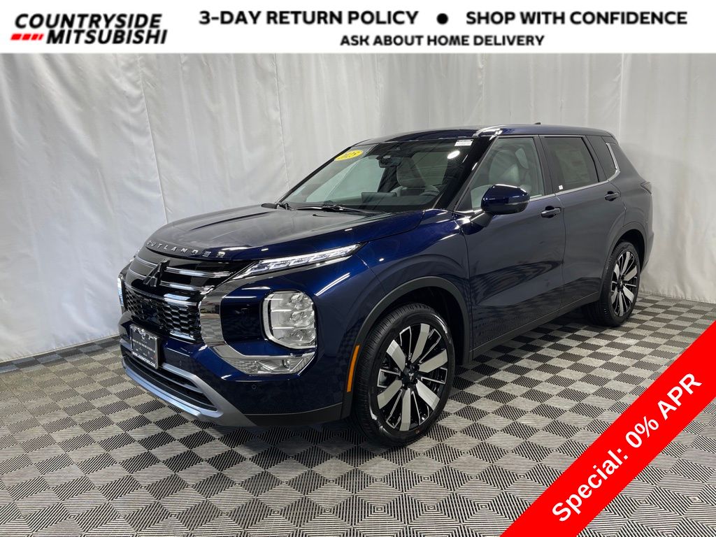 2025 Mitsubishi Outlander SE's photo