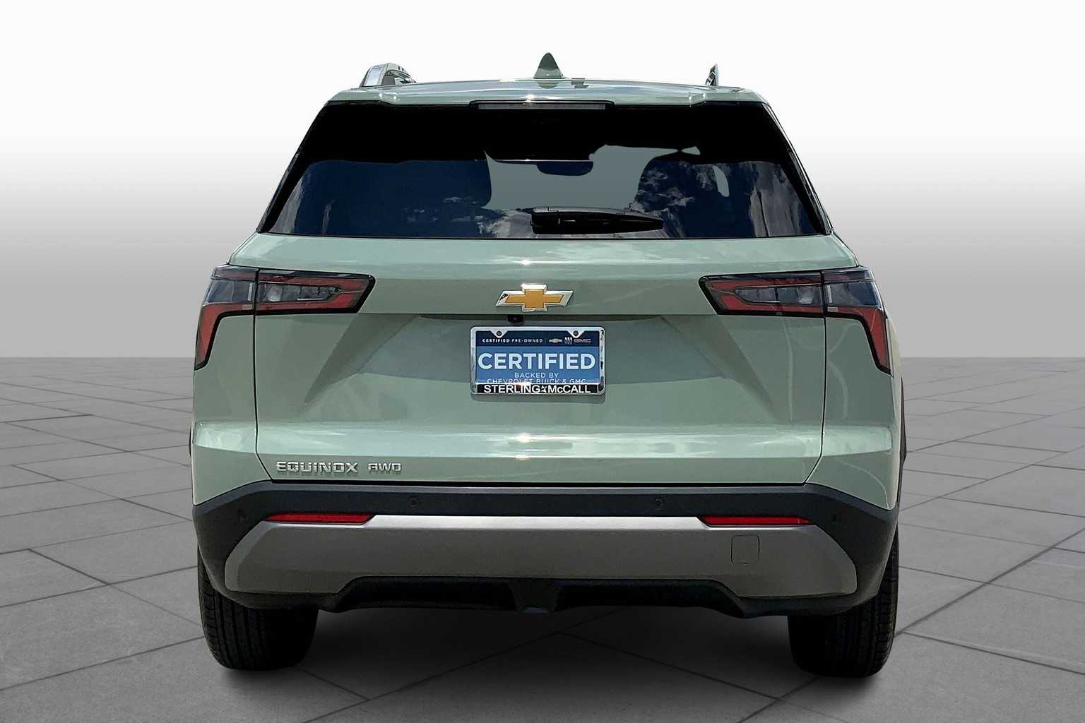 2025 Chevrolet Equinox LT photo 3