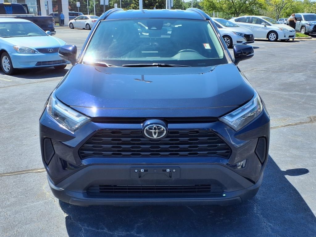 2022 Toyota RAV4 XLE photo 9