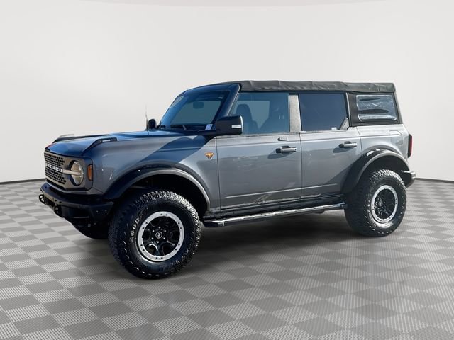 2022 Ford Bronco Base's photo