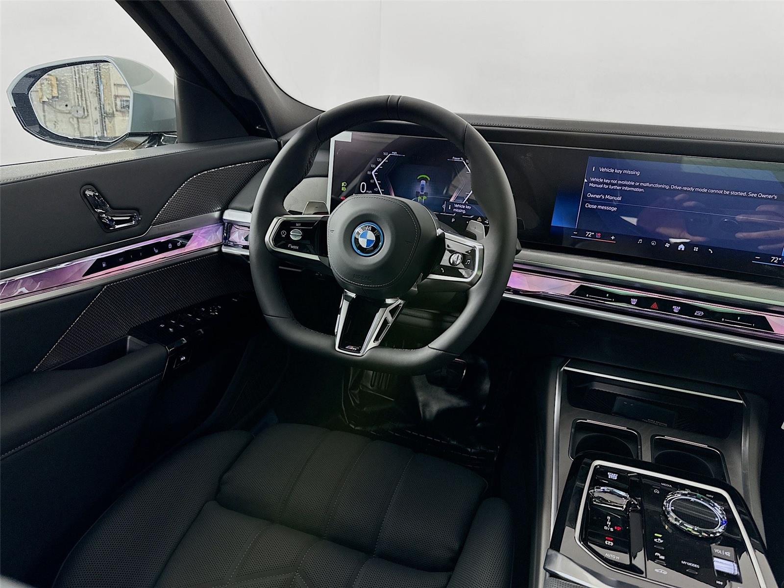 2026 Bmw 750e photo 19