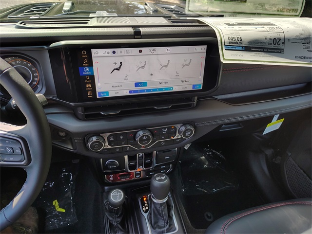 2025 Jeep Wrangler Rubicon photo 21