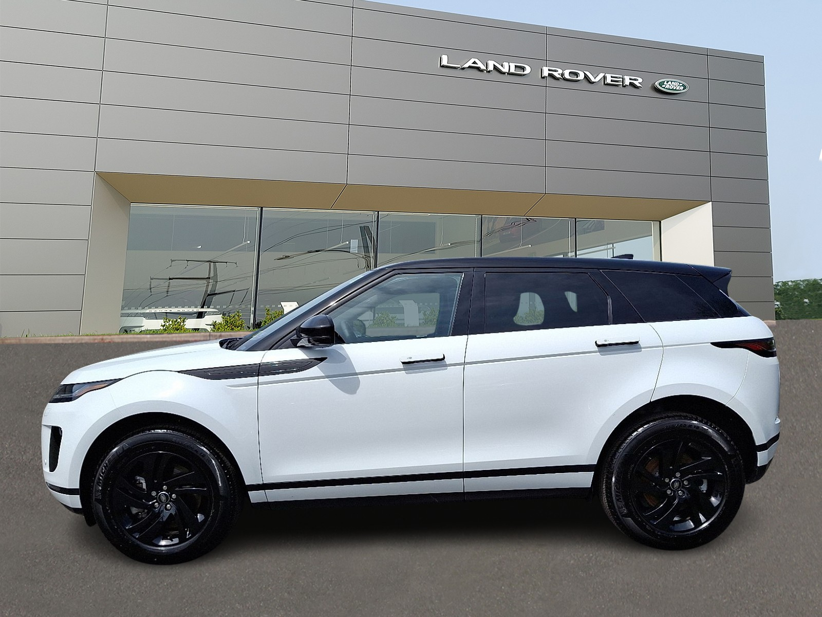 2025 Land Rover Range Rover Evoque S photo 3