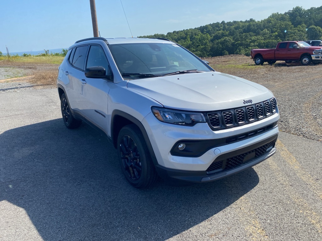 2025 Jeep Compass Latitude photo 2