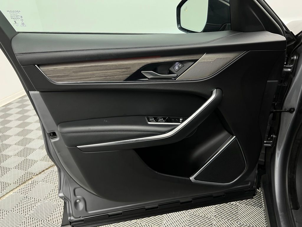 2022 Jaguar F-PACE P250 S photo 38