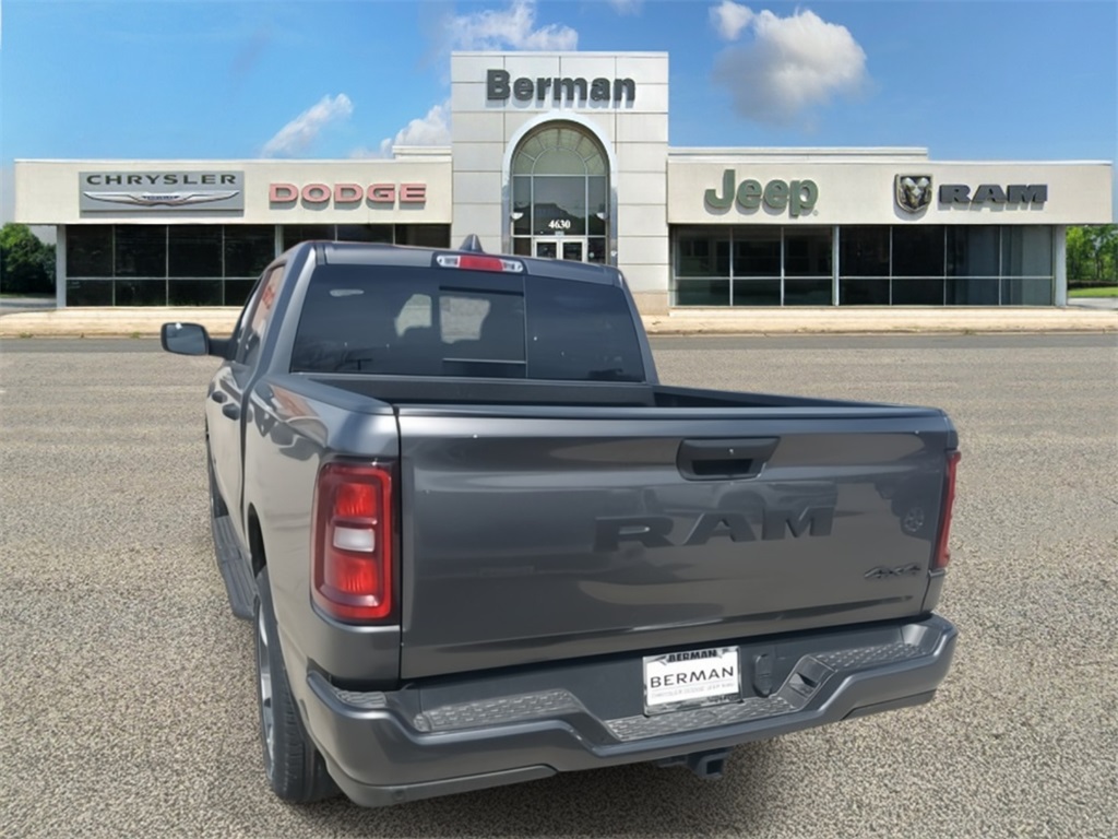 2025 Ram 1500 Tradesman photo 5