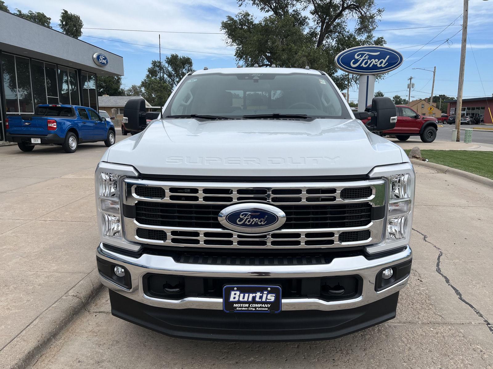 2026 Ford F-350 XL photo 2