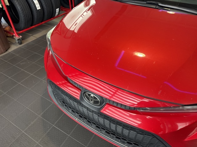 2021 Toyota Corolla LE photo 3